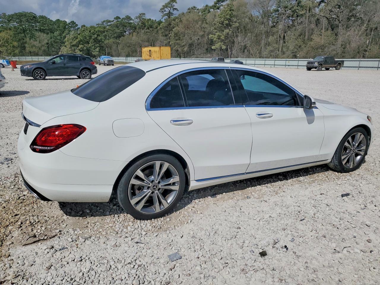 2020 Mercedes-Benz C 300 - Фото 3