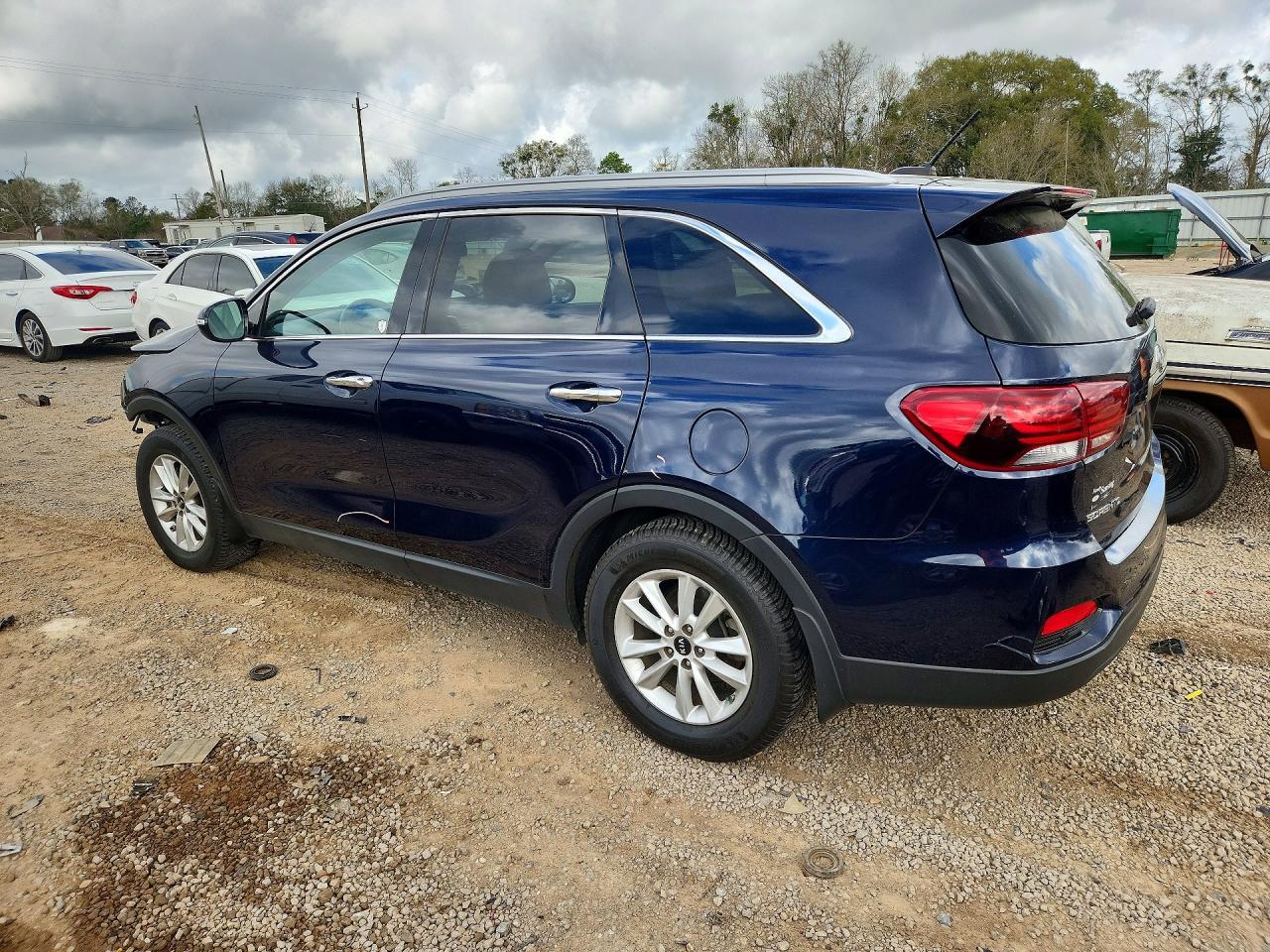 2020 Kia Sorento Lx - Image 2