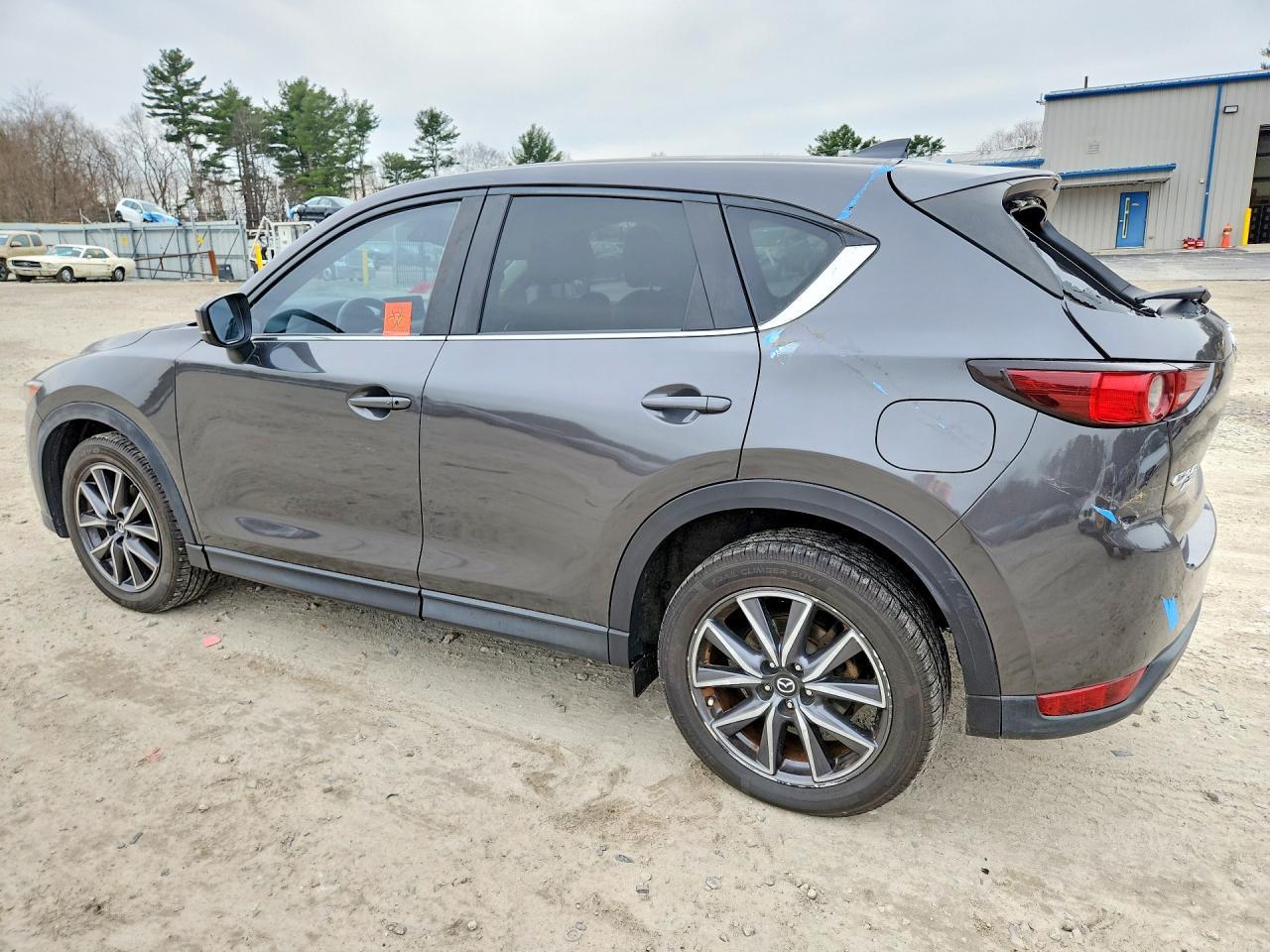 2018 Mazda Cx-5 Touring - Image 2