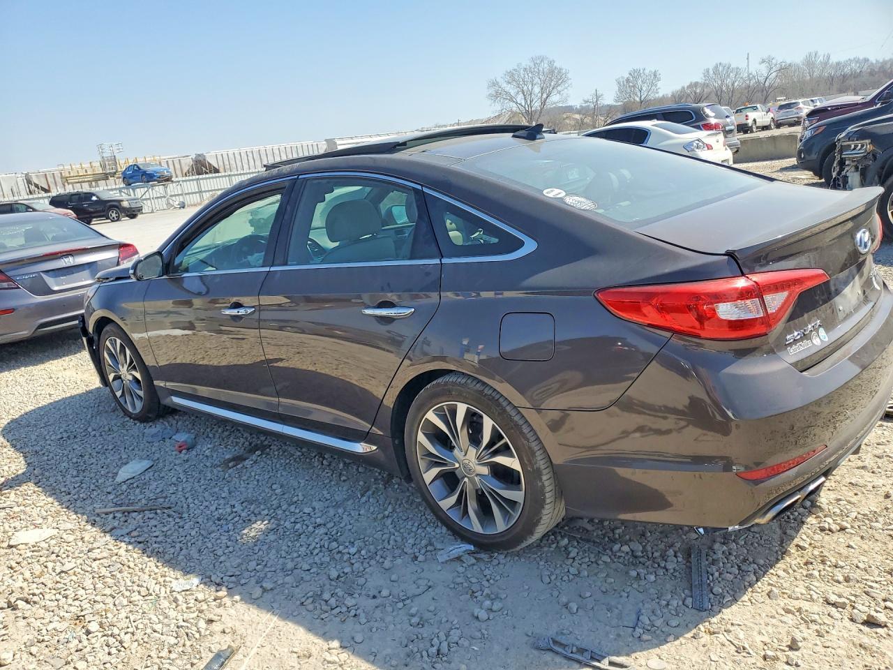 2015 Hyundai Sonata Limited 2.0T - Image 2