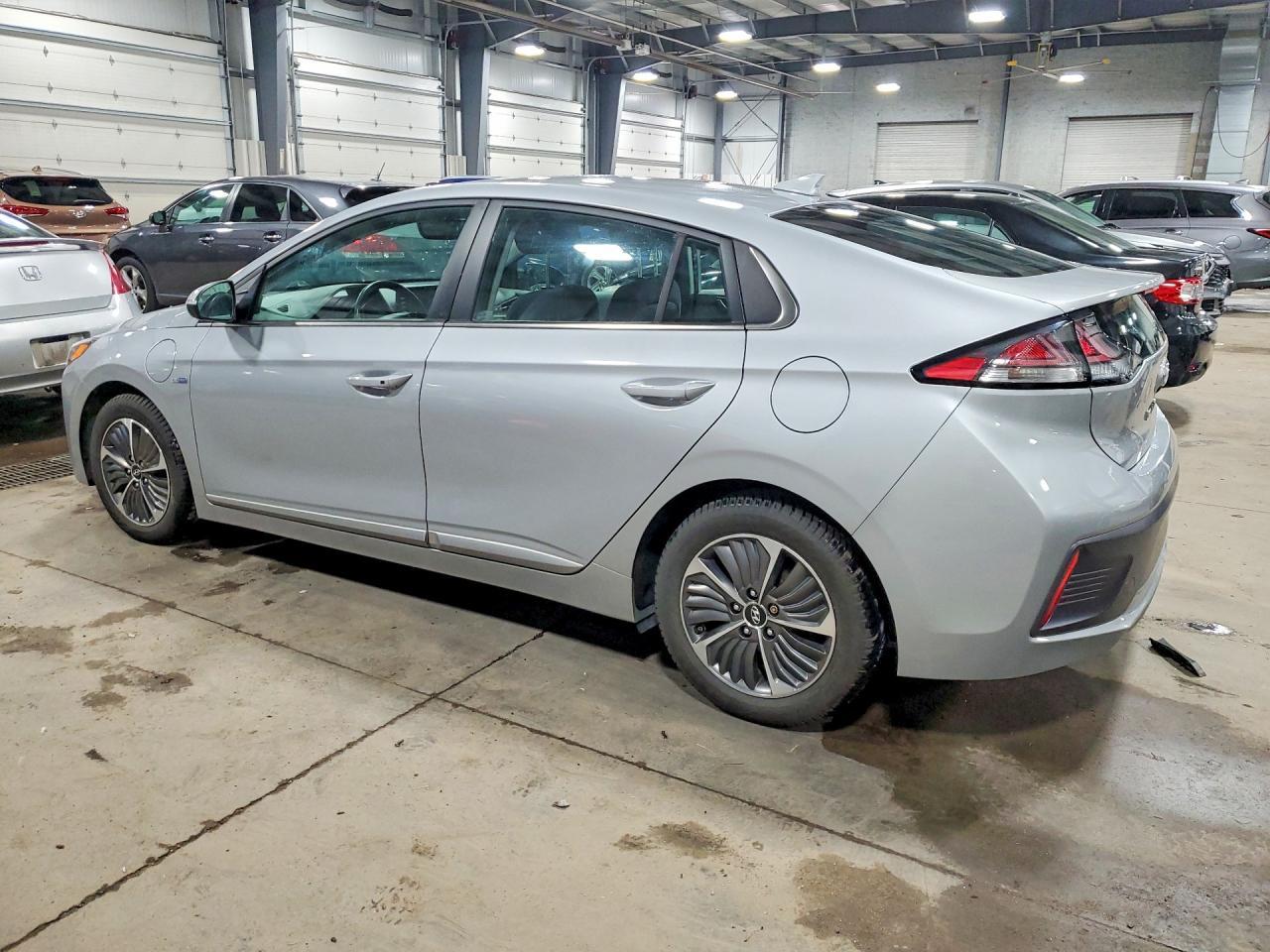 2020 Hyundai Ioniq Plug-In Hybrid Sel - Фото 2