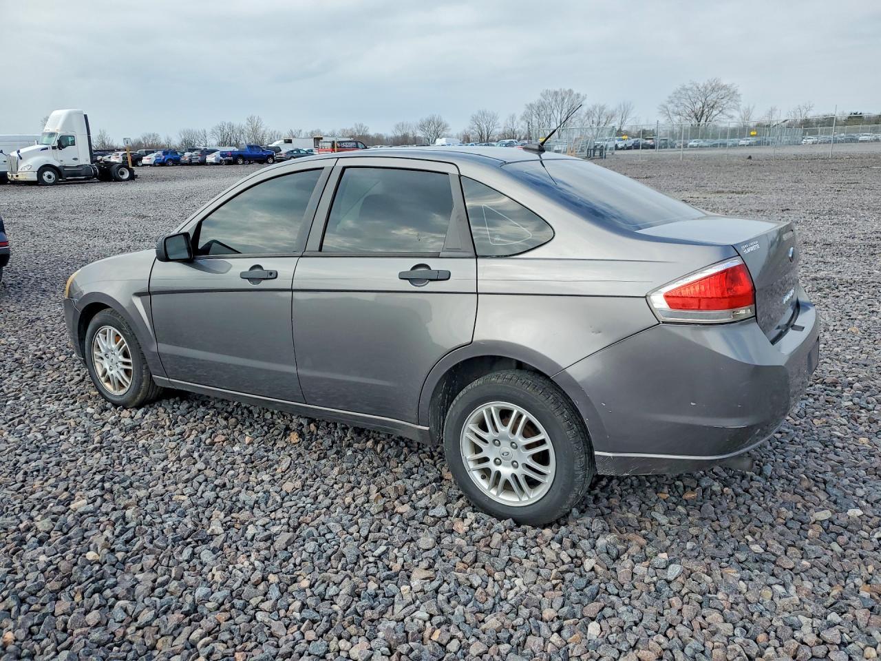 2011 Ford Focus Se - Image 2