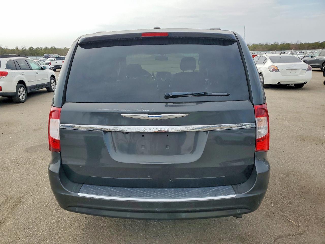 2012 Chrysler Town & Country Touring - Фото 6