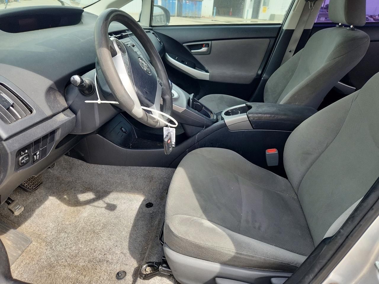 2014 Toyota Prius Two - Фото 7