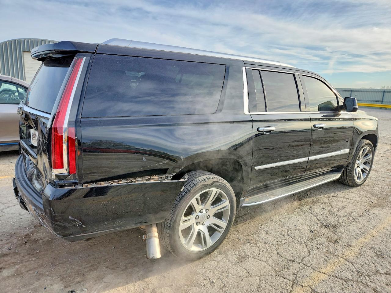 2017 Cadillac Escalade Esv Luxury - Image 3