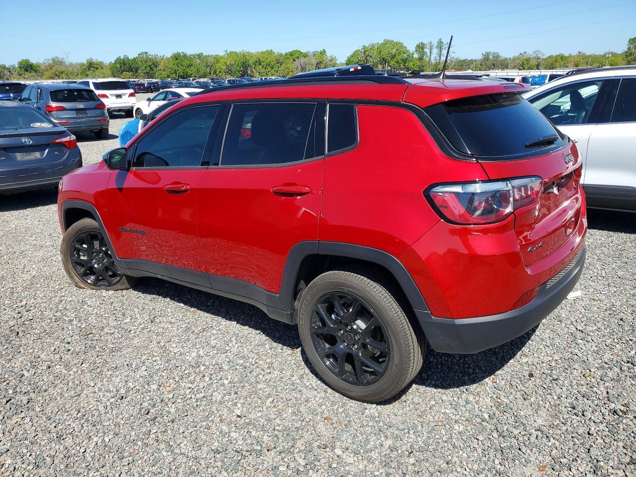 2025 Jeep Compass Latitude - Фото 2