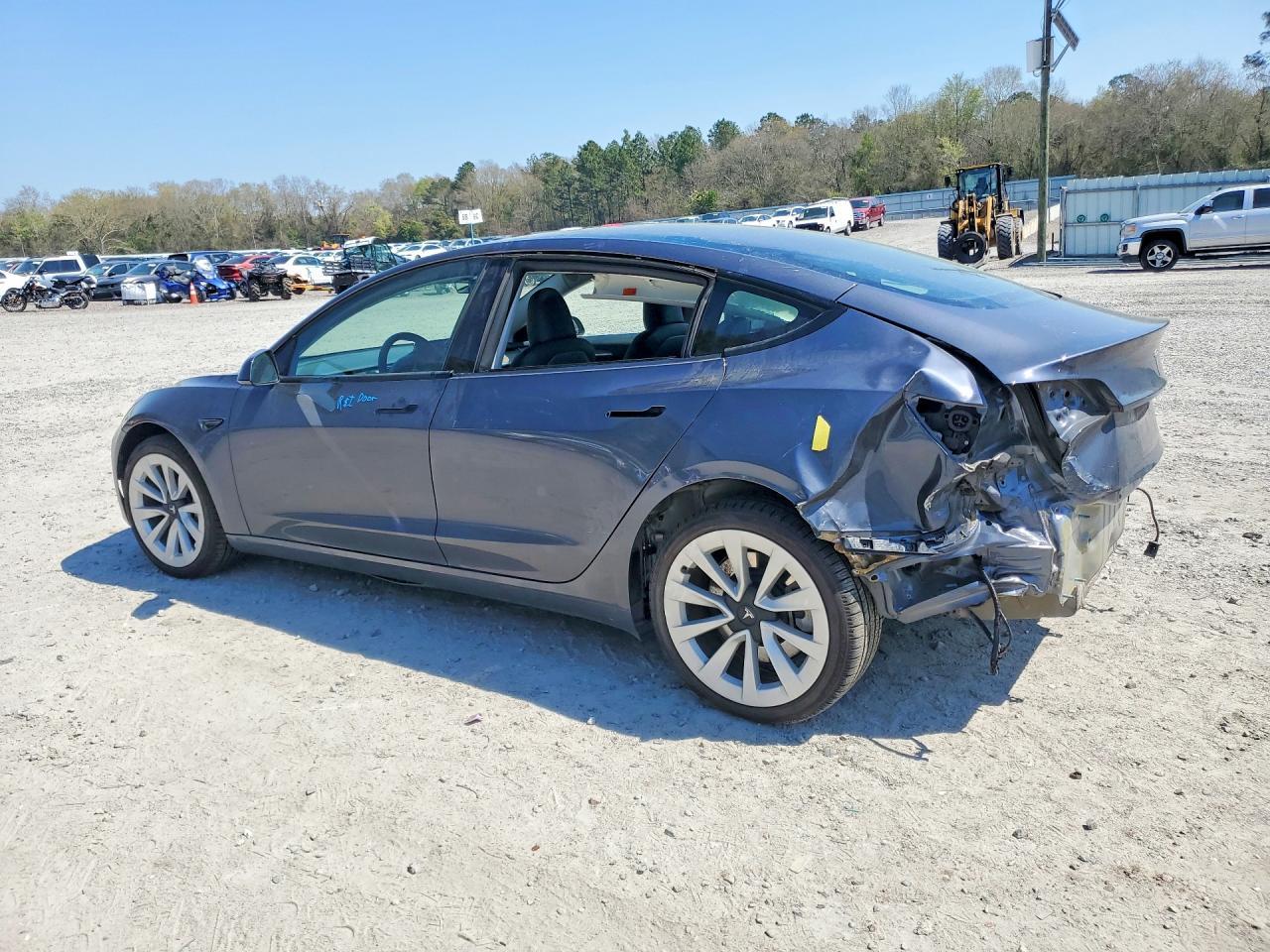 2023 Tesla Model 3 - Фото 2