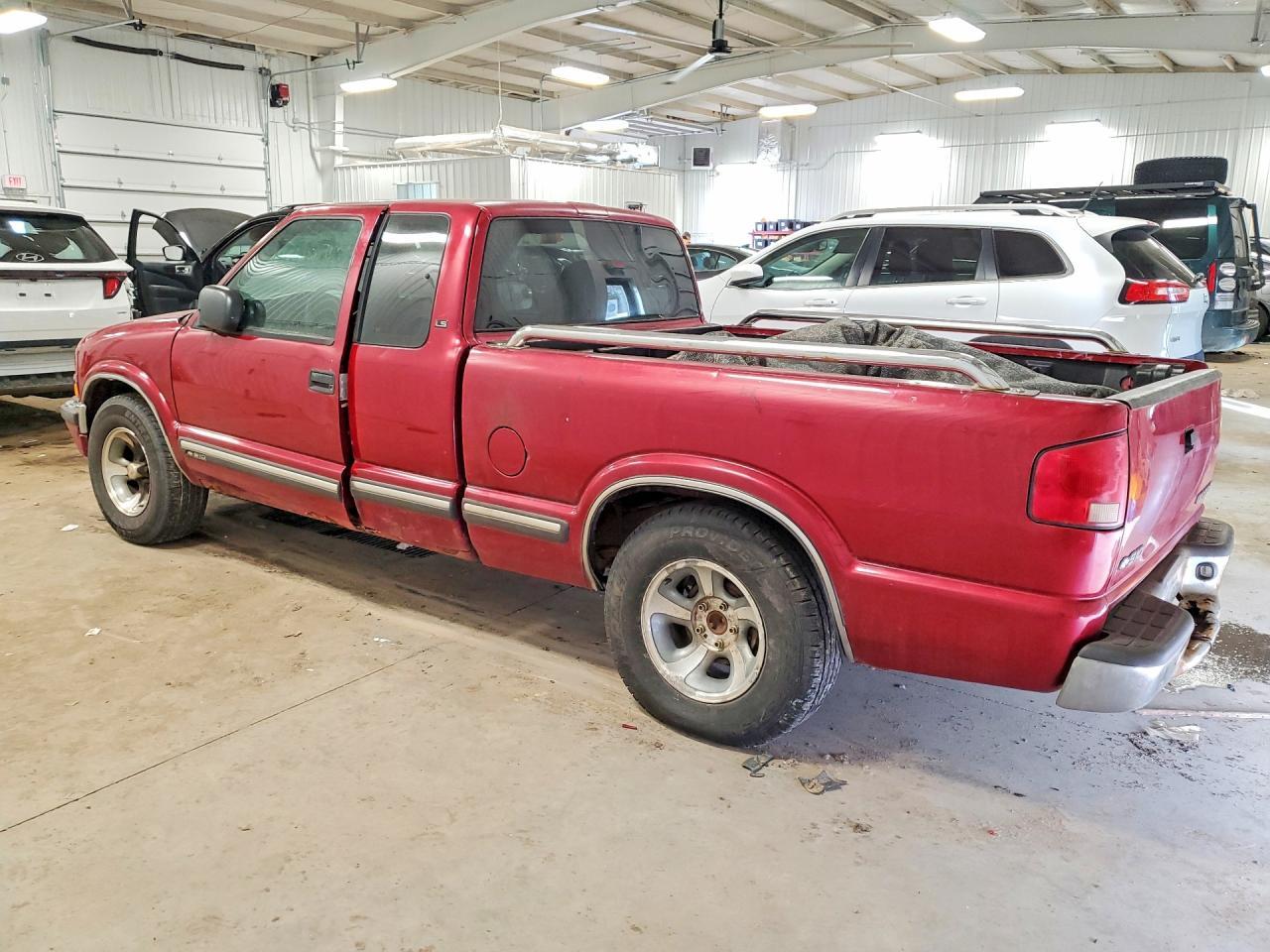 2001 Chevrolet .S10 - Image 2