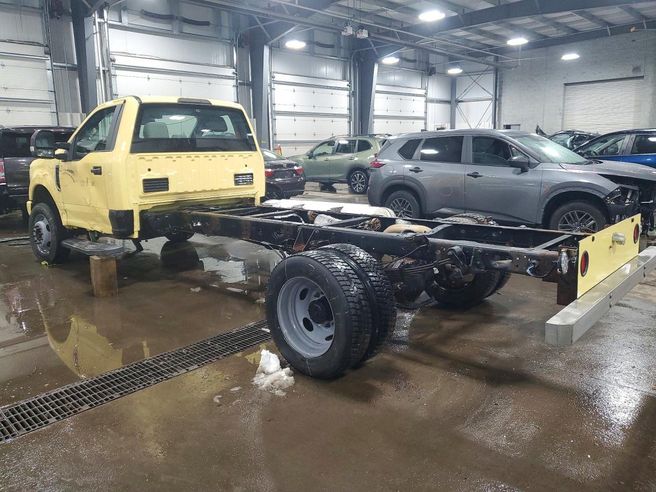 2019 Ford F550 Super Duty - Image 2