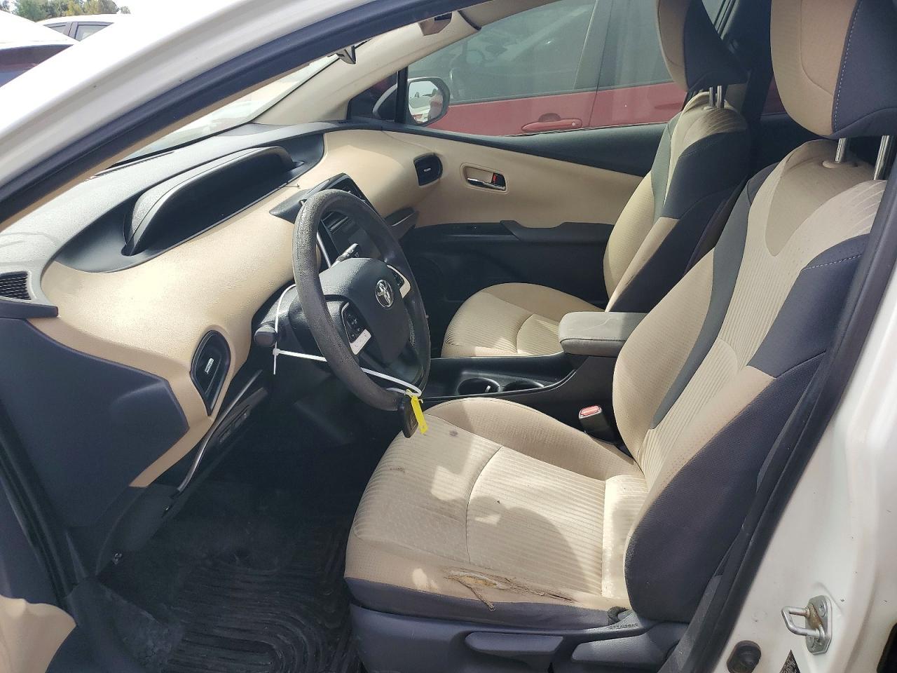 2016 Toyota Prius Two - Image 7