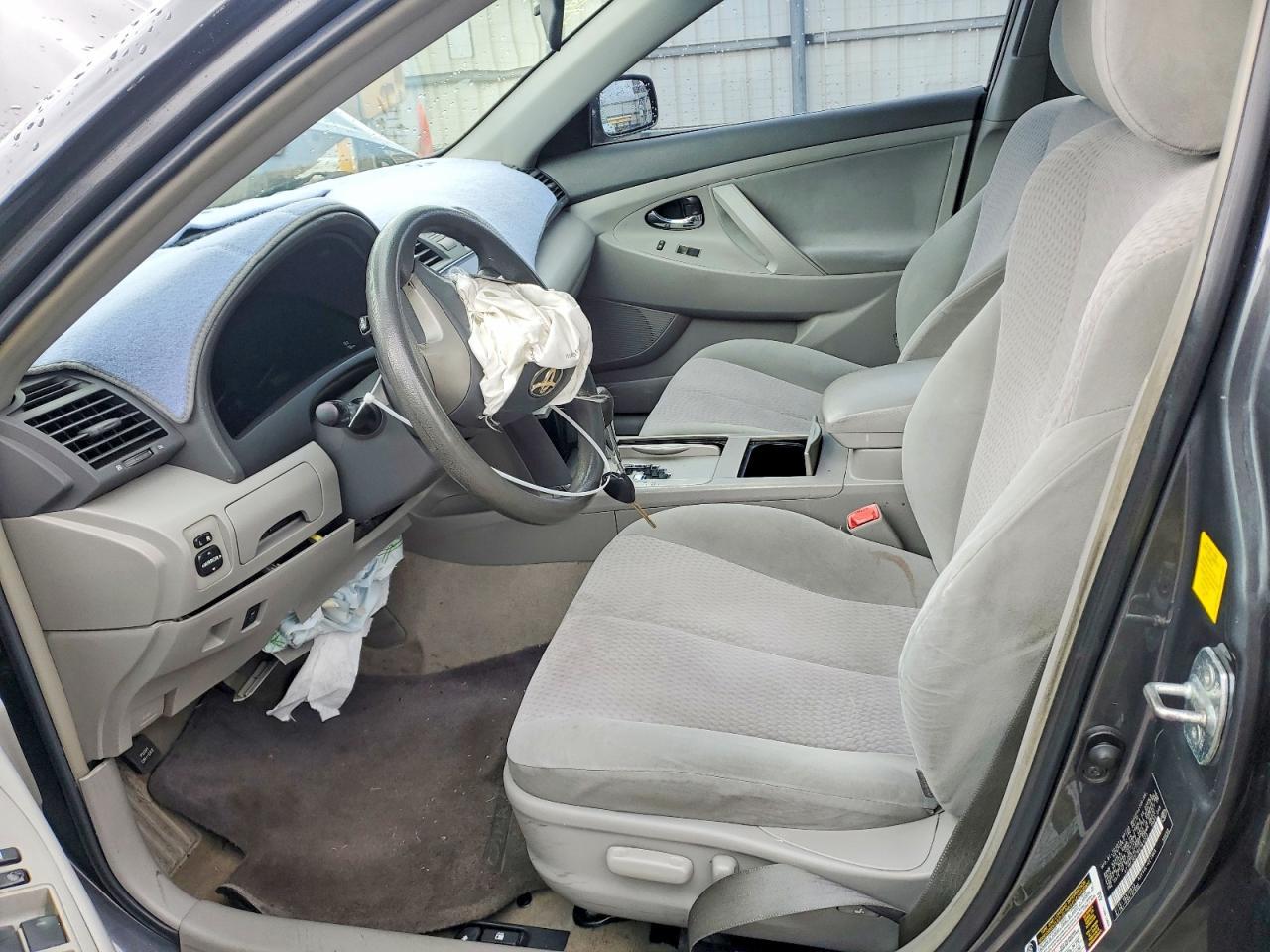 2011 Toyota Camry Le - Фото 7