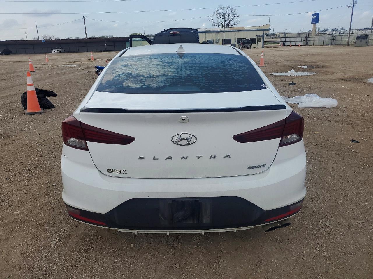 2020 Hyundai Elantra Sport - Фото 6