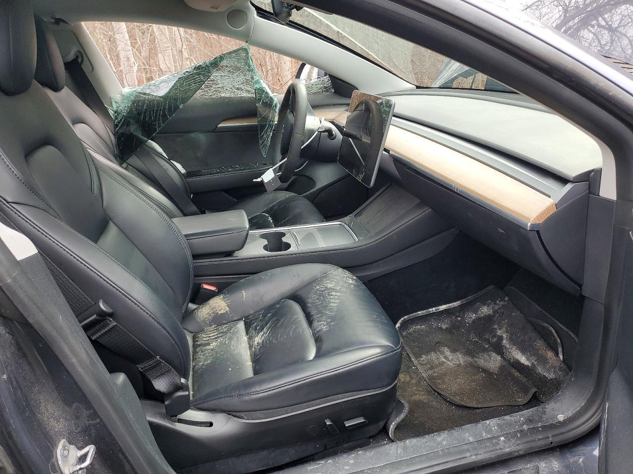 2023 Tesla Model 3 - Image 7