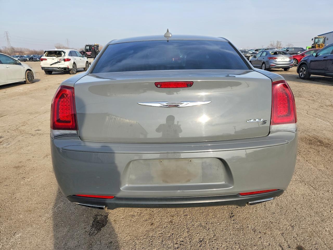 2019 Chrysler 300 S - Фото 6