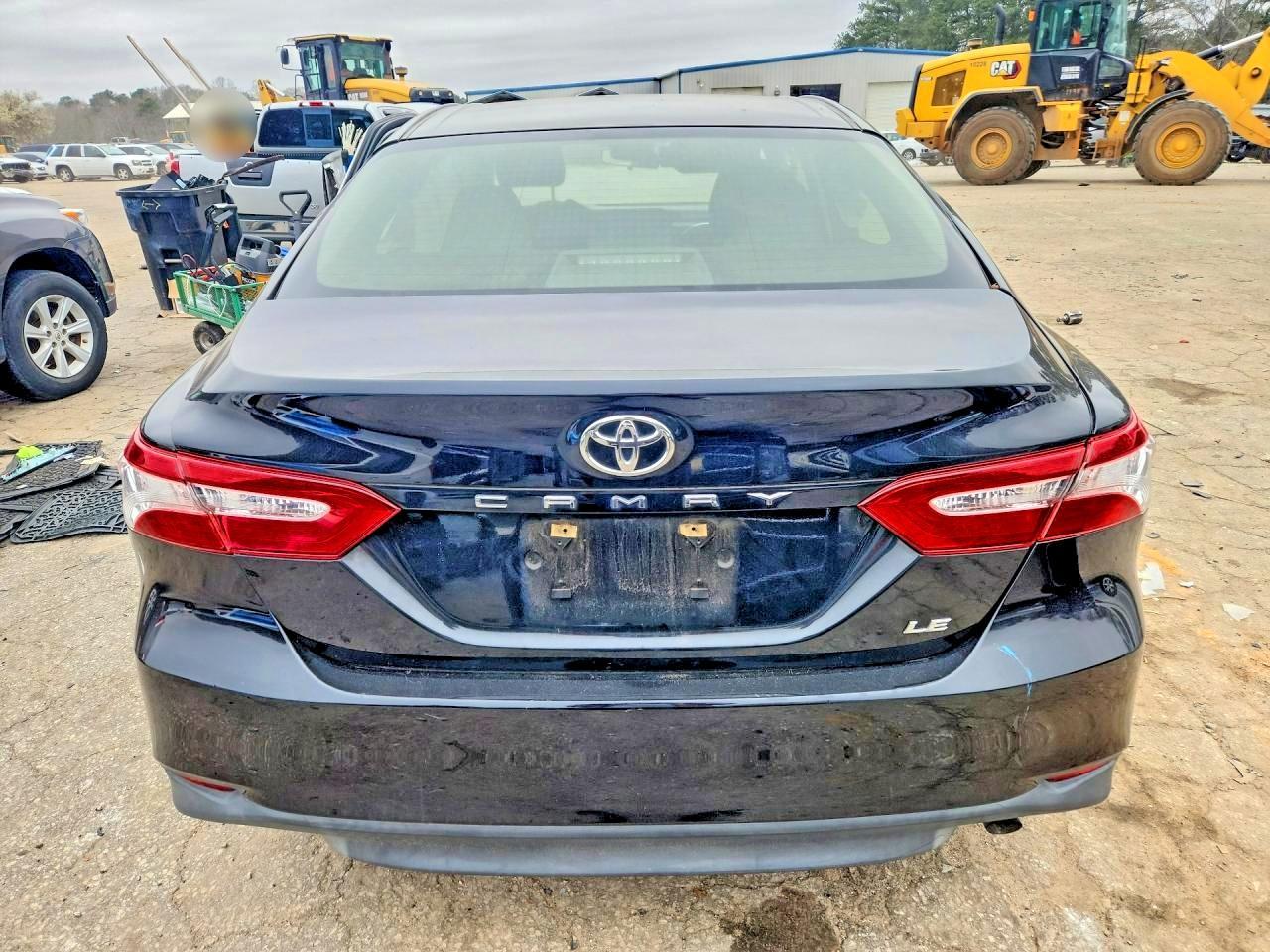 2018 Toyota Camry Le - Image 6