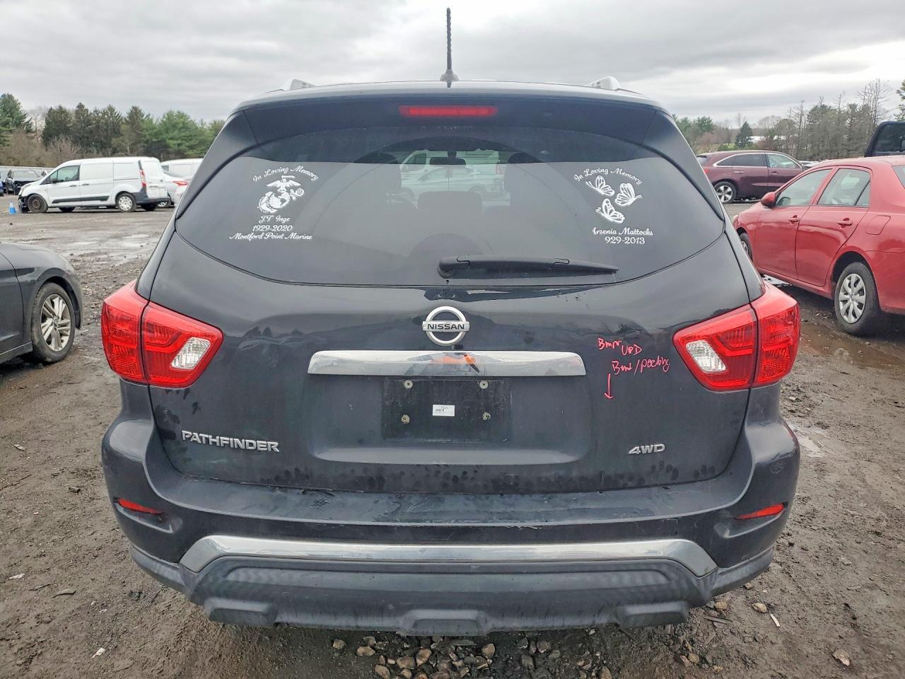 2017 Nissan Pathfinder S - Image 6