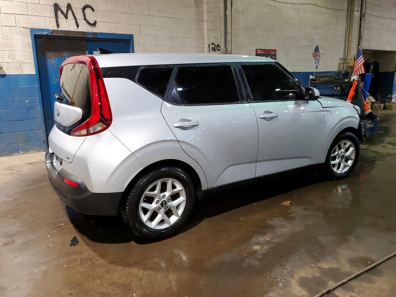 2020 Kia Soul S - Фото 3