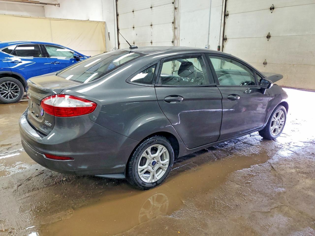 2016 Ford Fiesta Se - Фото 3
