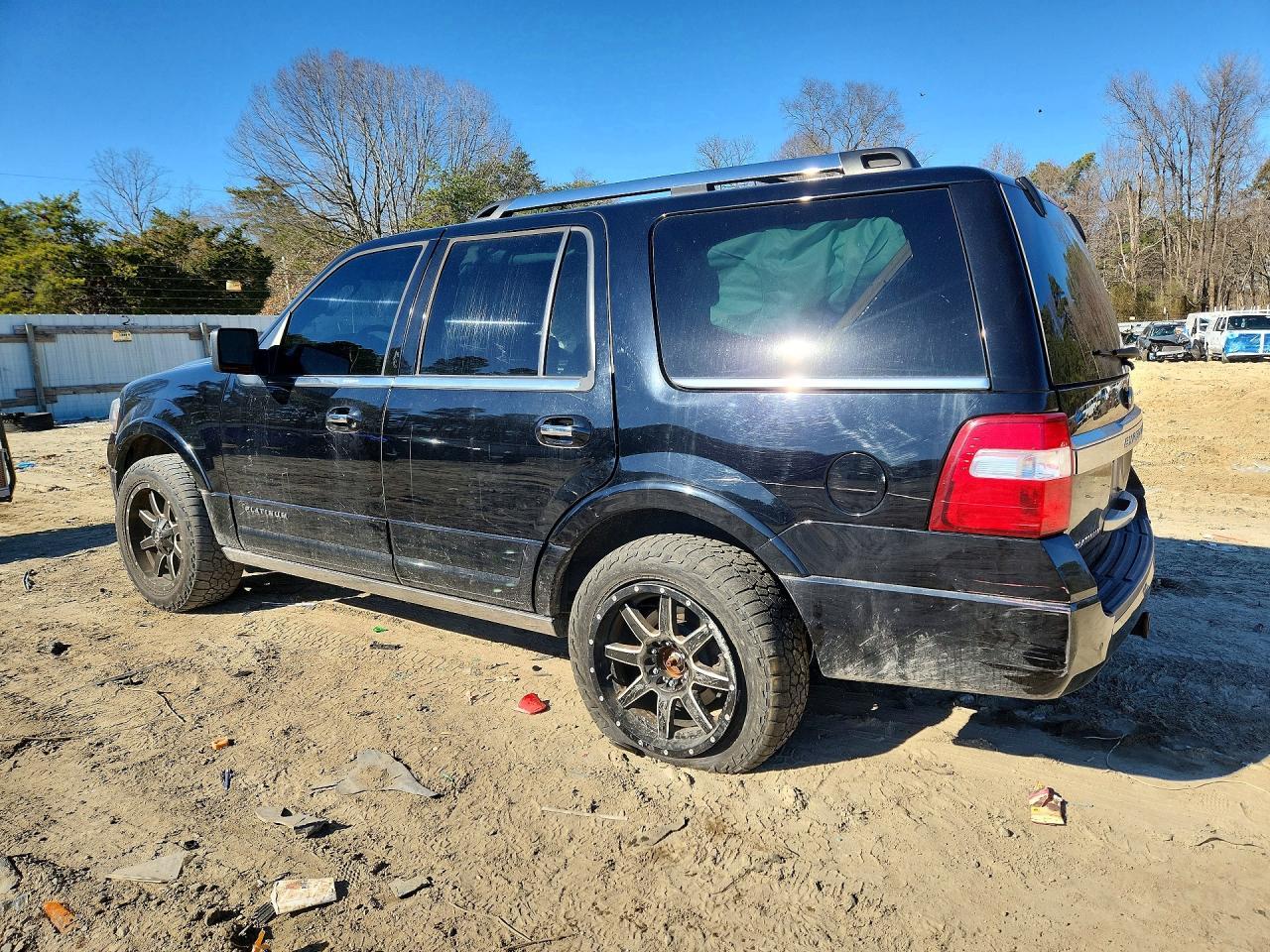 2017 Ford Expedition Platinum - Image 2