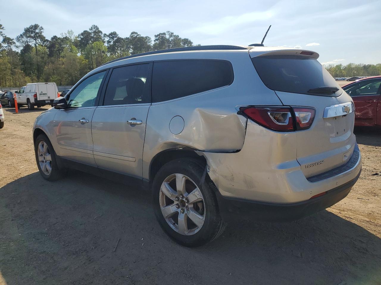 2017 Chevrolet Traverse Lt - Фото 2