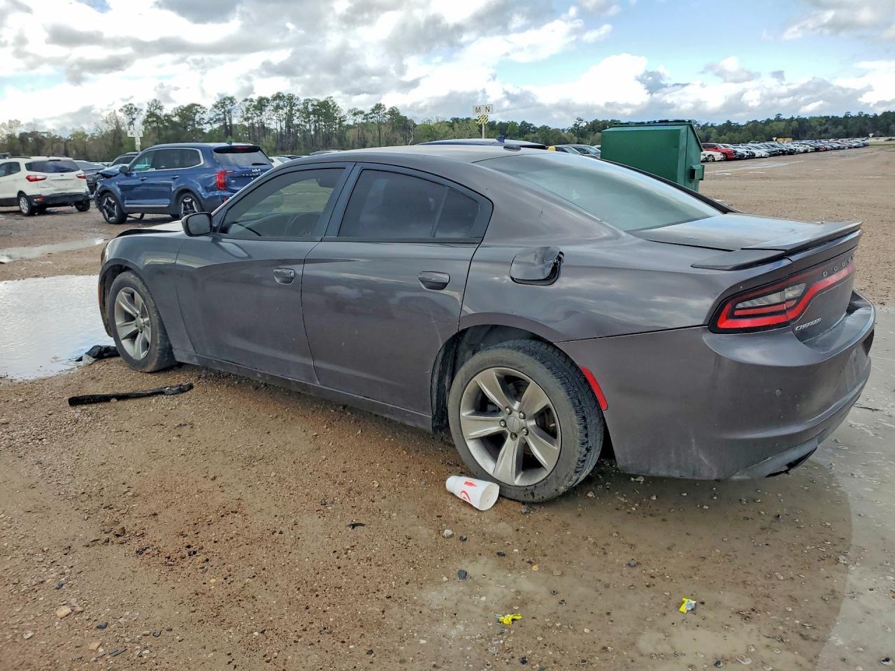 2015 Dodge Charger Se - Image 2