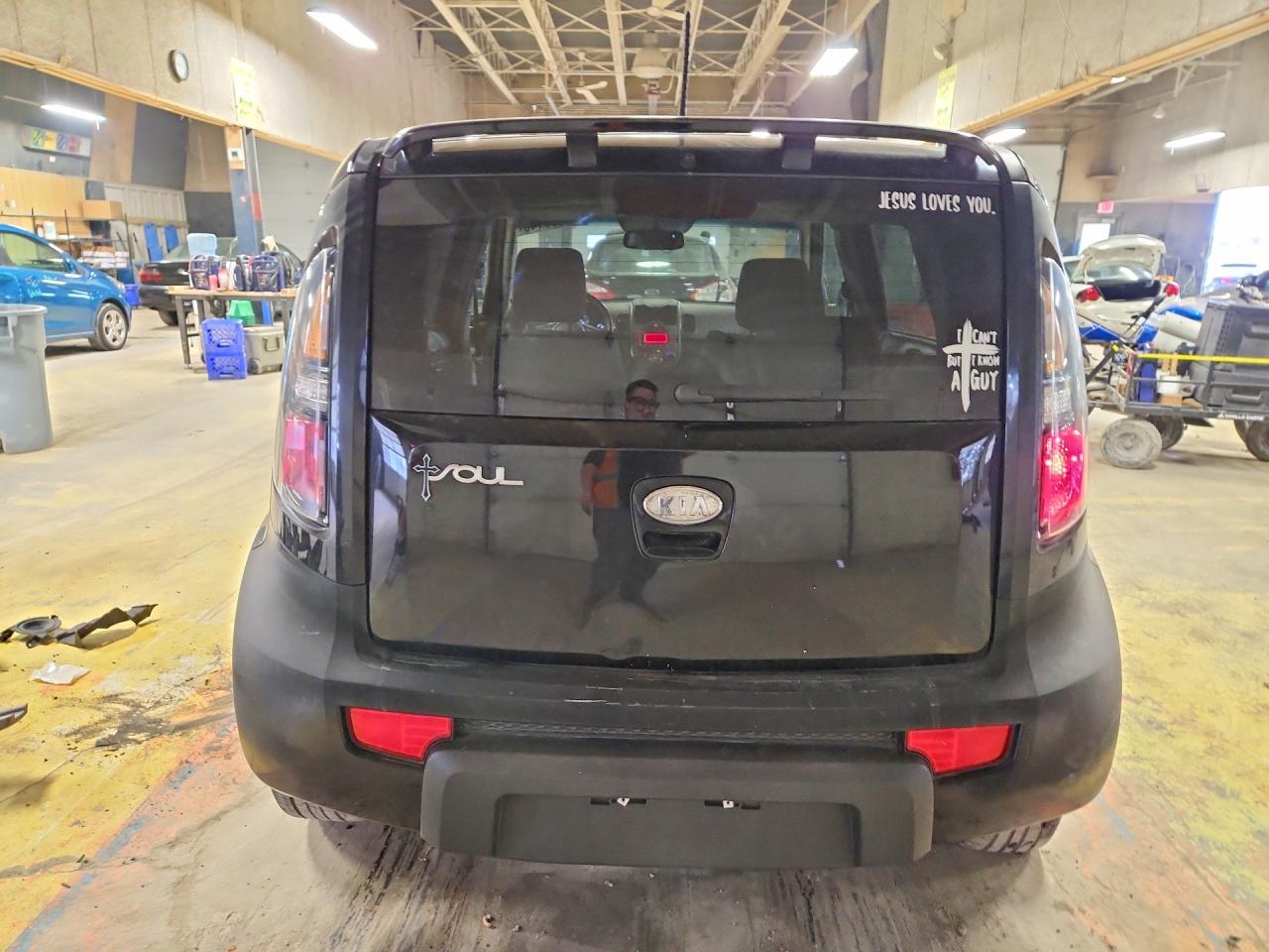 2010 Kia Soul + - Image 6