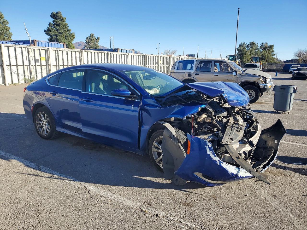 2016 Chrysler 200 Limited - Фото 4