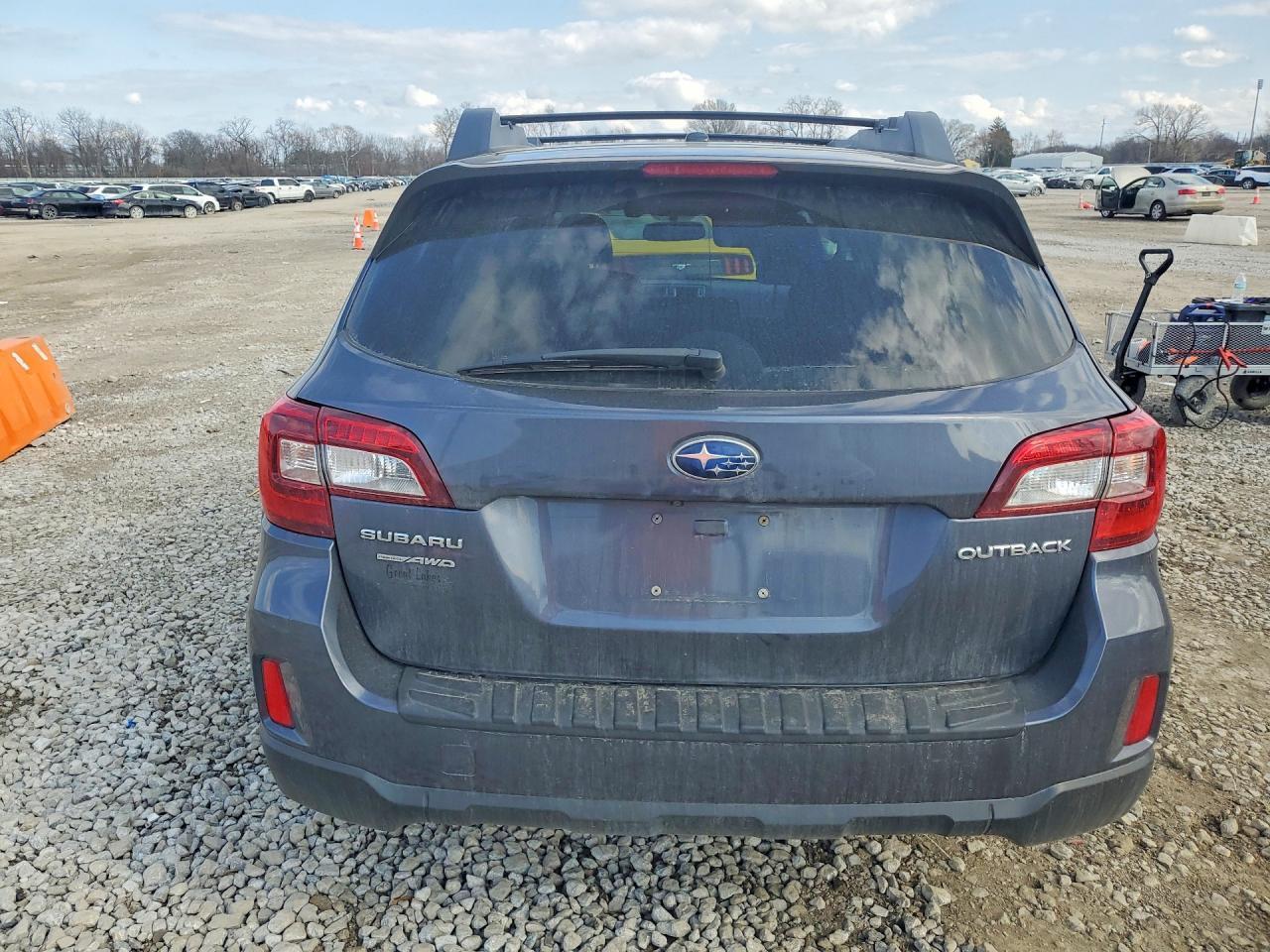 2015 Subaru Outback 2.5I Limited - Image 6