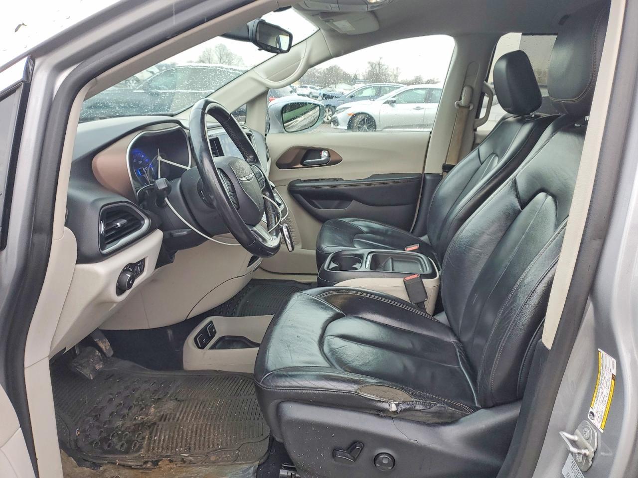 2017 Chrysler Pacifica Touring L - Фото 7