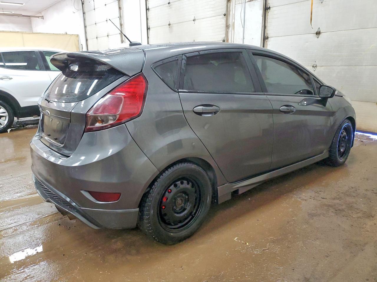 2016 Ford Fiesta St - Фото 3