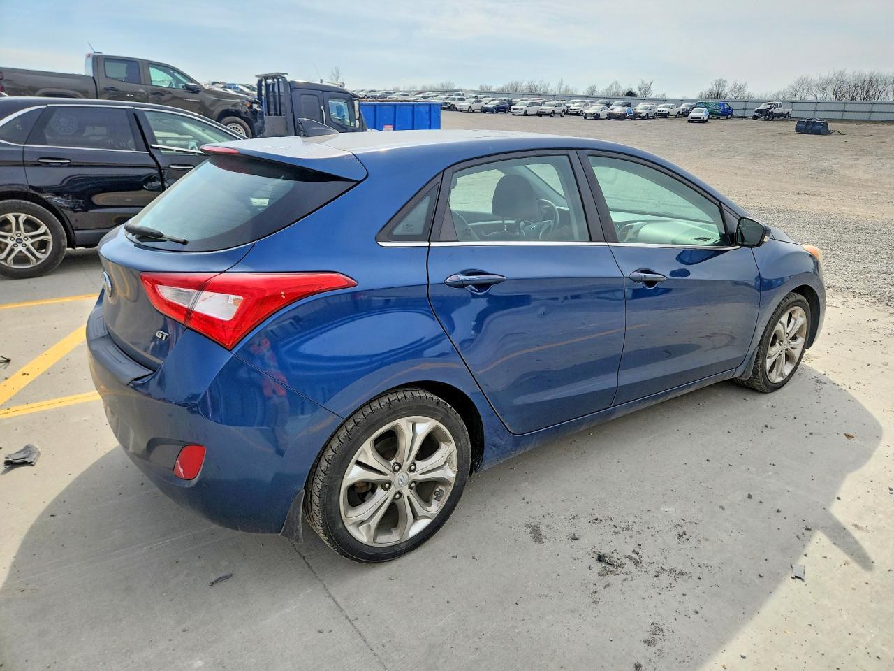 2014 Hyundai Elantra - Image 3