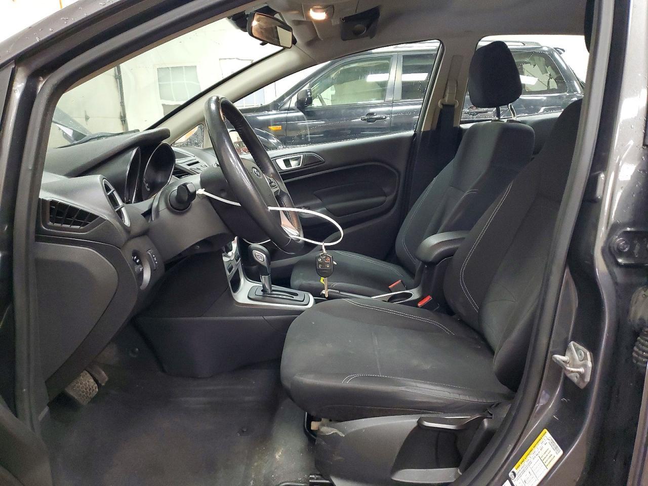 2016 Ford Fiesta Se - Фото 7