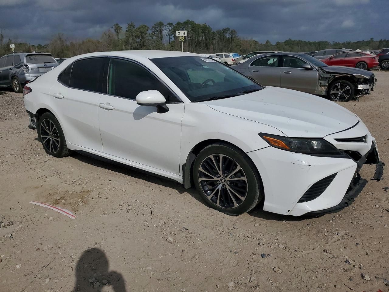 2020 Toyota Camry Se - Image 4