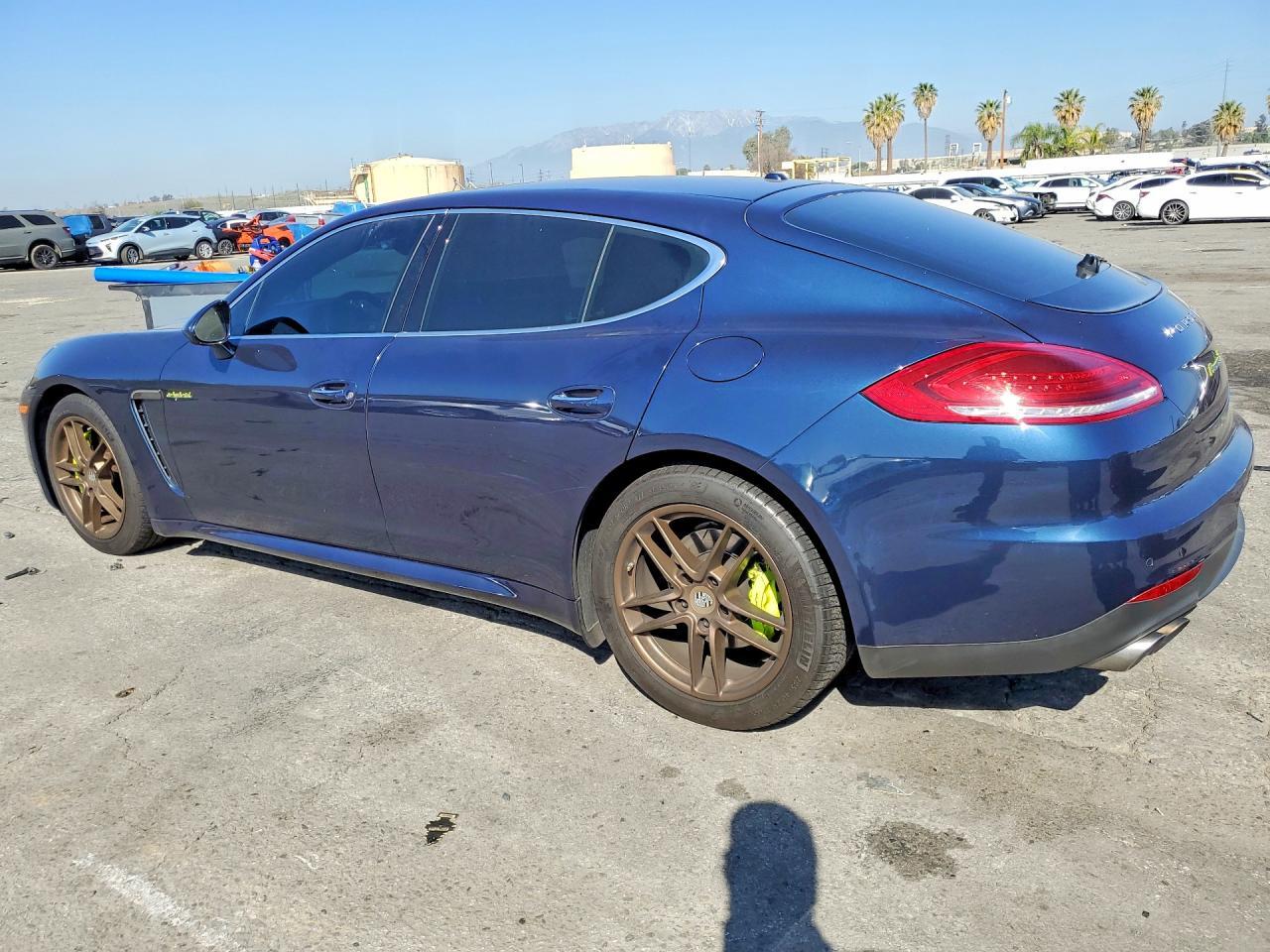 2014 Porsche Panamera S Hybrid - Image 2