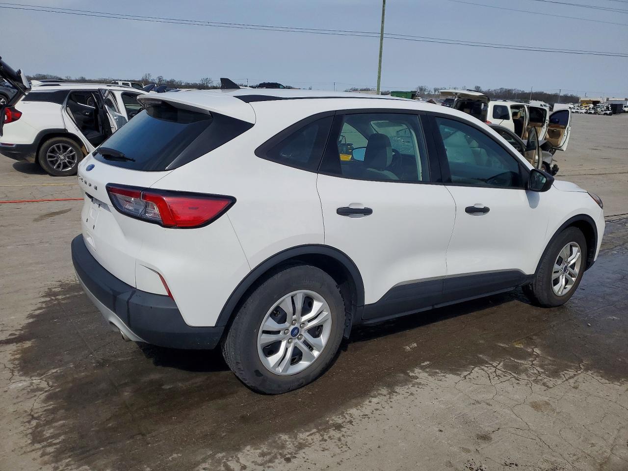 2022 Ford Escape S - Фото 3