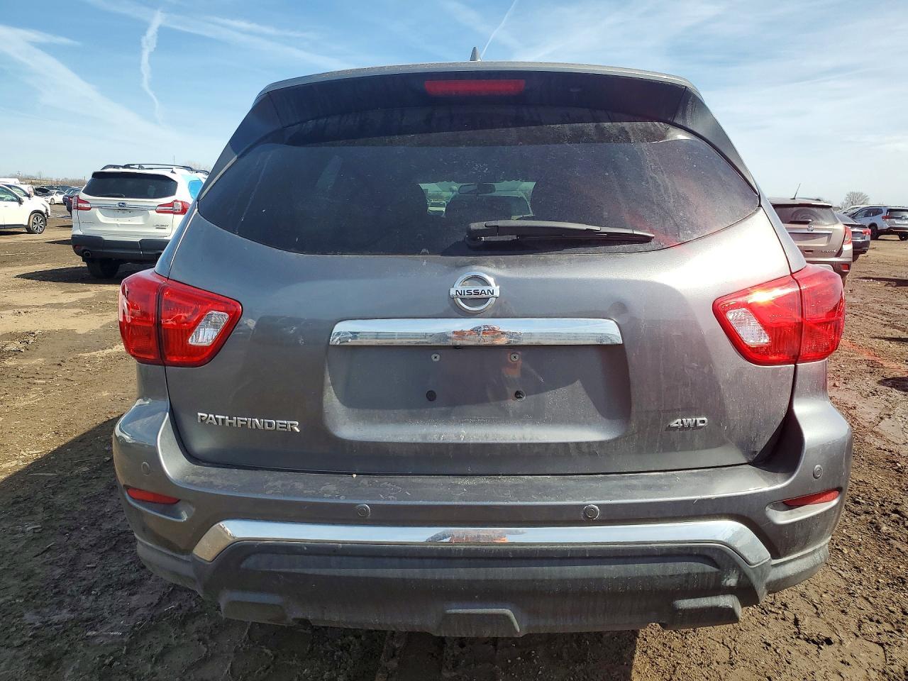 2019 Nissan Pathfinder S - Image 6