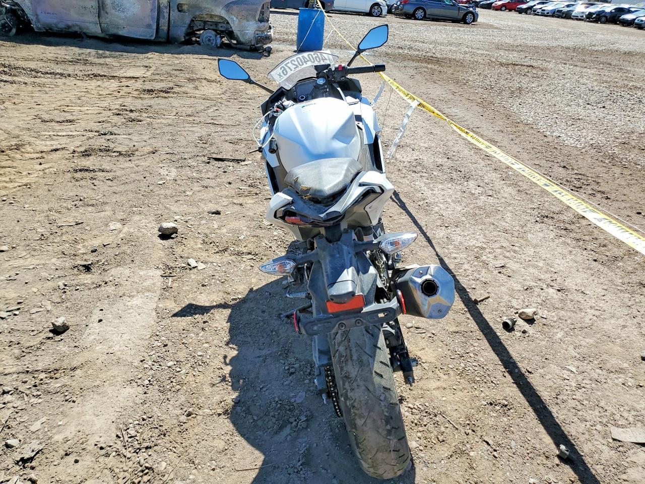 2025 Kawasaki Ex500 H - Фото 4