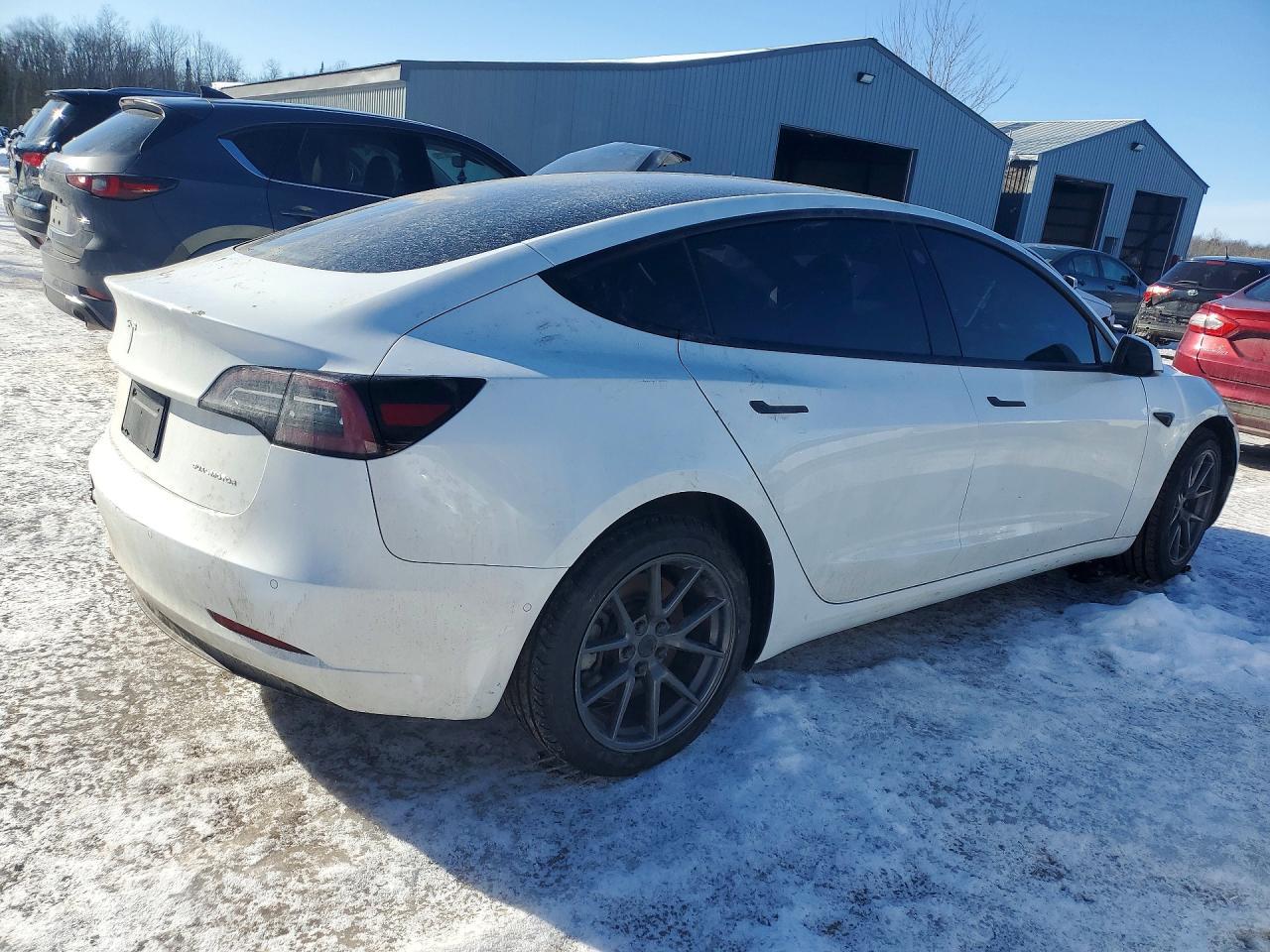 2021 Tesla Model 3 - Фото 3