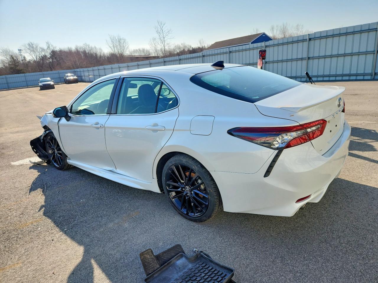 2022 Toyota Camry Xse - Фото 2