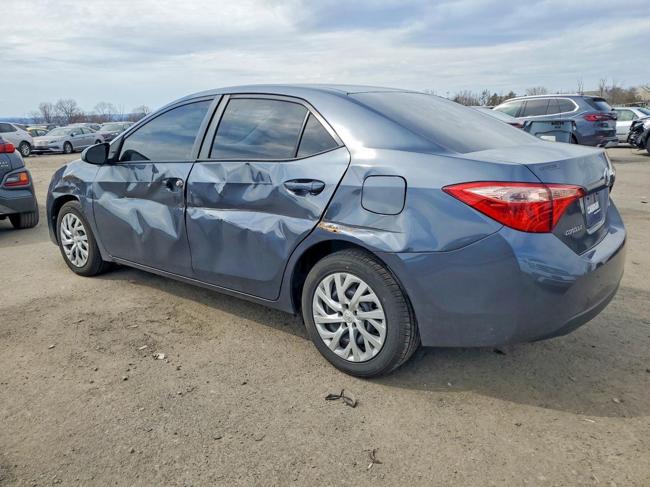 2019 Toyota Corolla Le - Фото 2