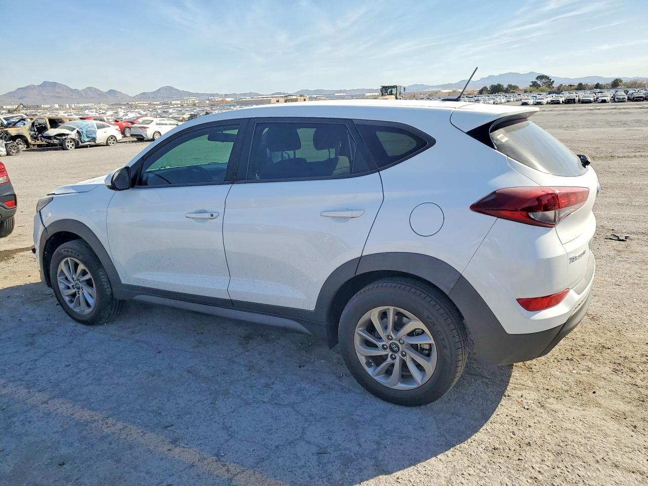 2017 Hyundai Tucson Se - Image 2