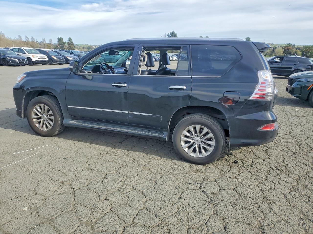 2015 Lexus Gx 460 Base - Image 2