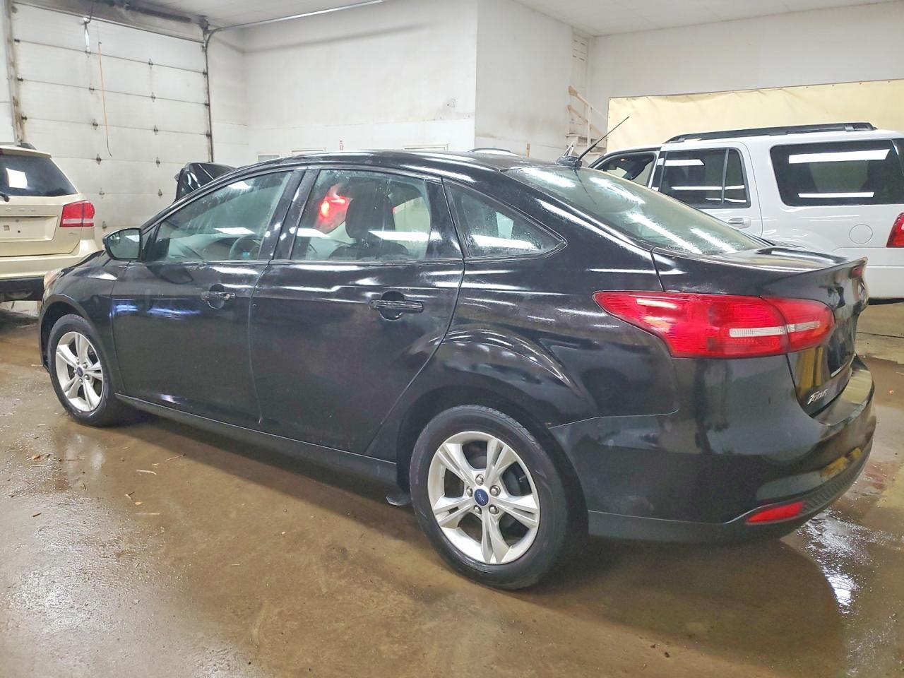2017 Ford Focus Se - Фото 2
