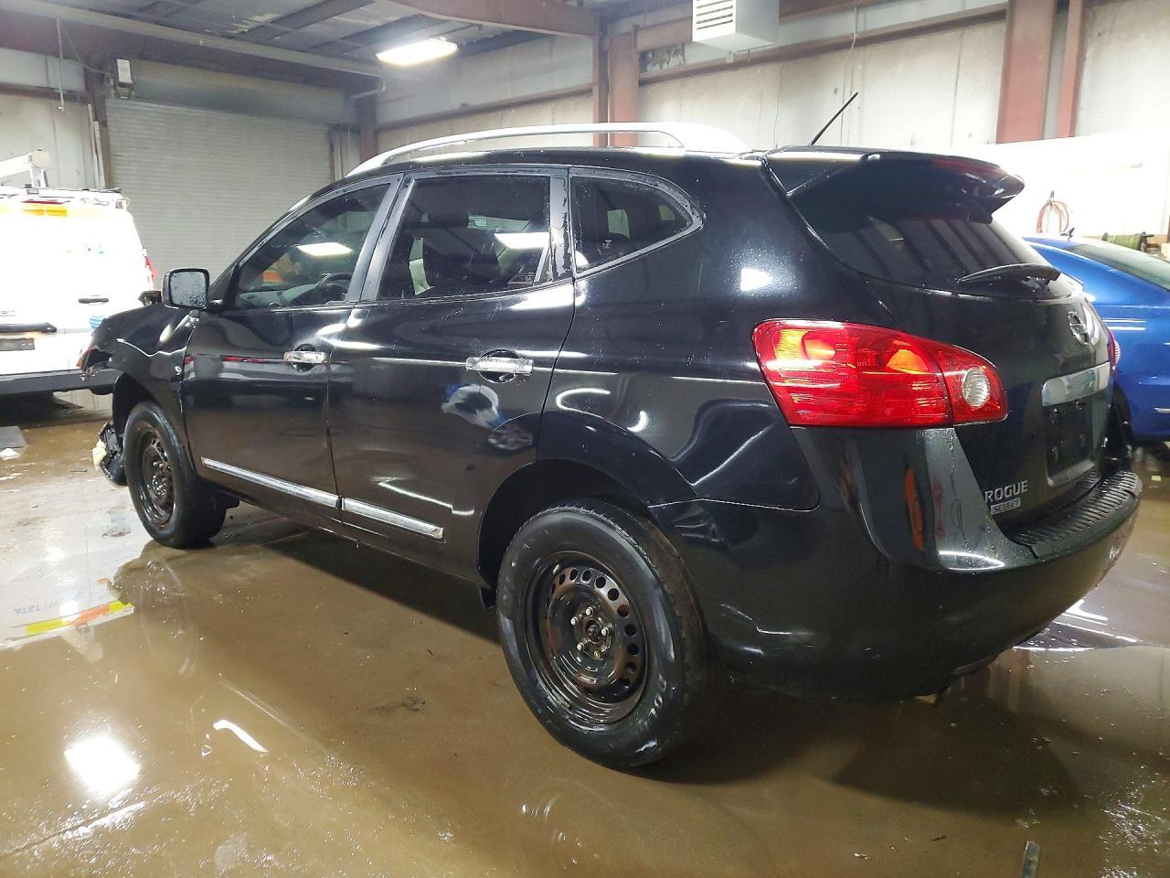 2015 Nissan Rogue Select S - Фото 2