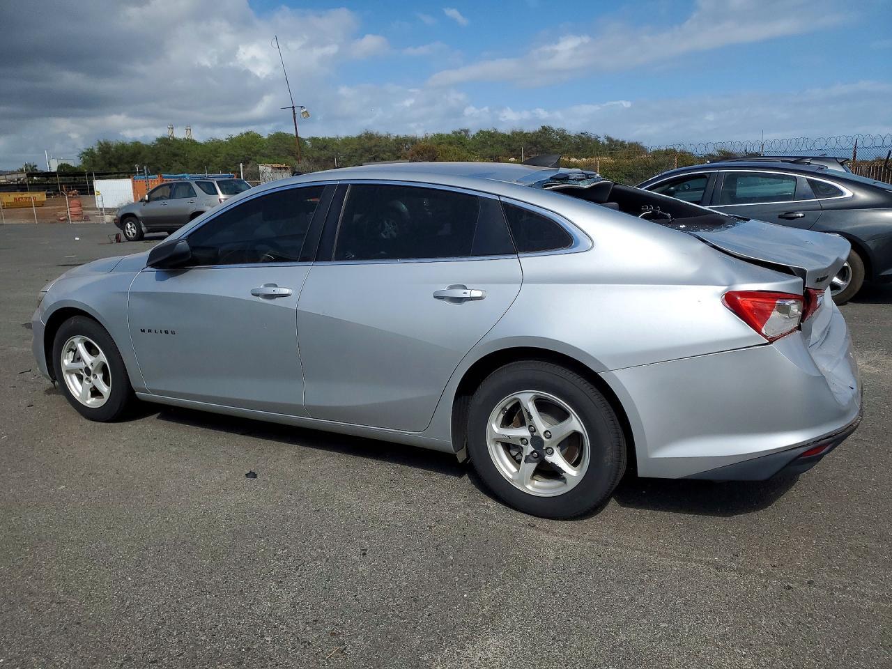 2018 Chevrolet Malibu Ls - Фото 2