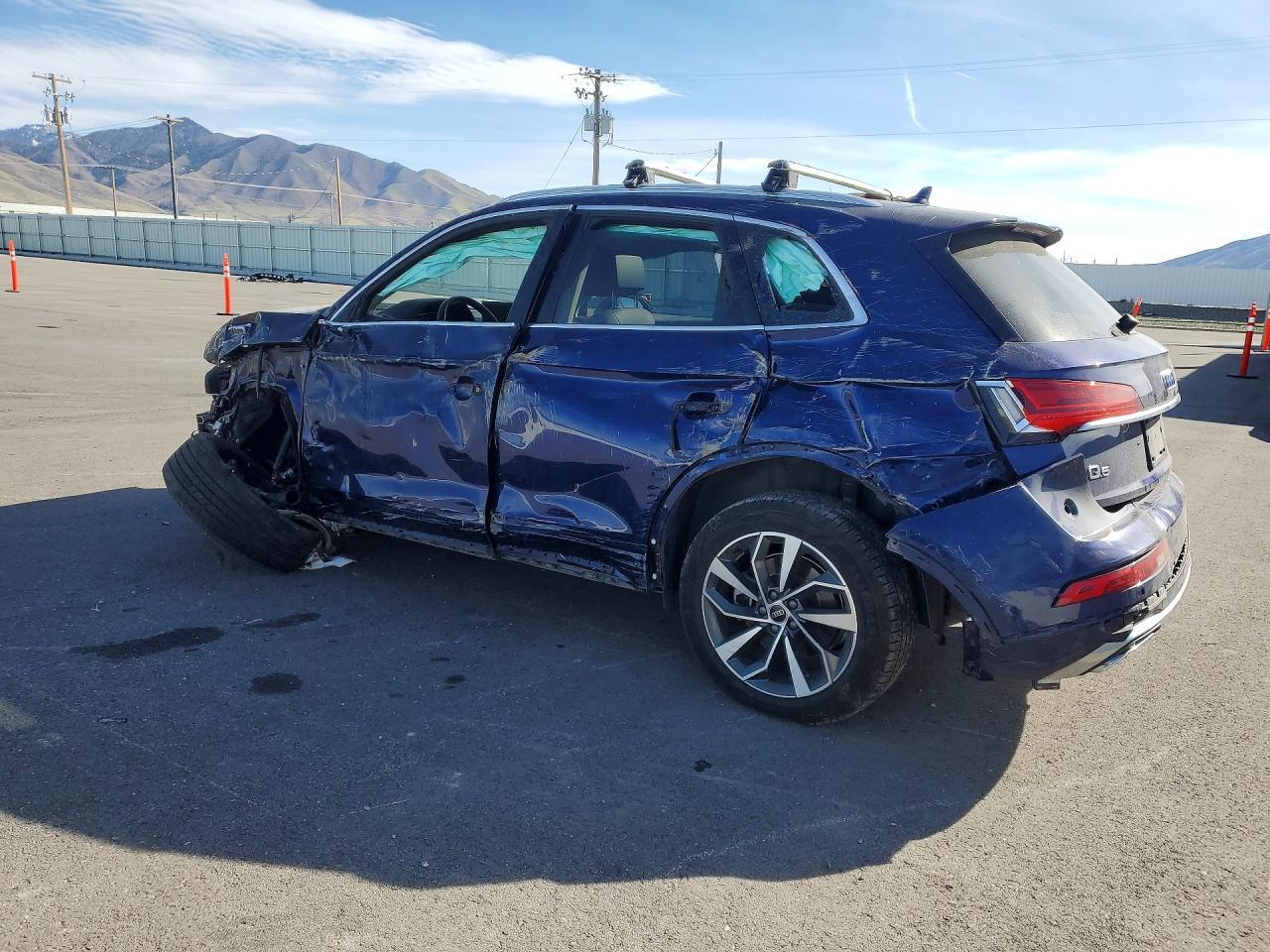 2022 Audi Q5 Premium Plus 45 - Фото 2