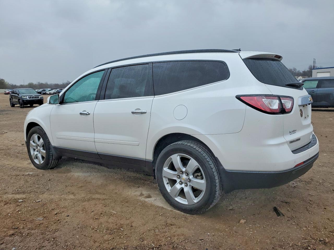 2017 Chevrolet Traverse Lt - Фото 2