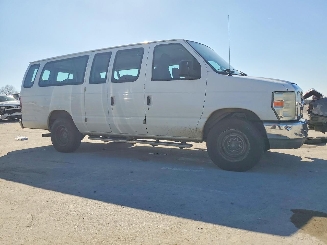 2010 Ford Econoline E350 Van - Image 4