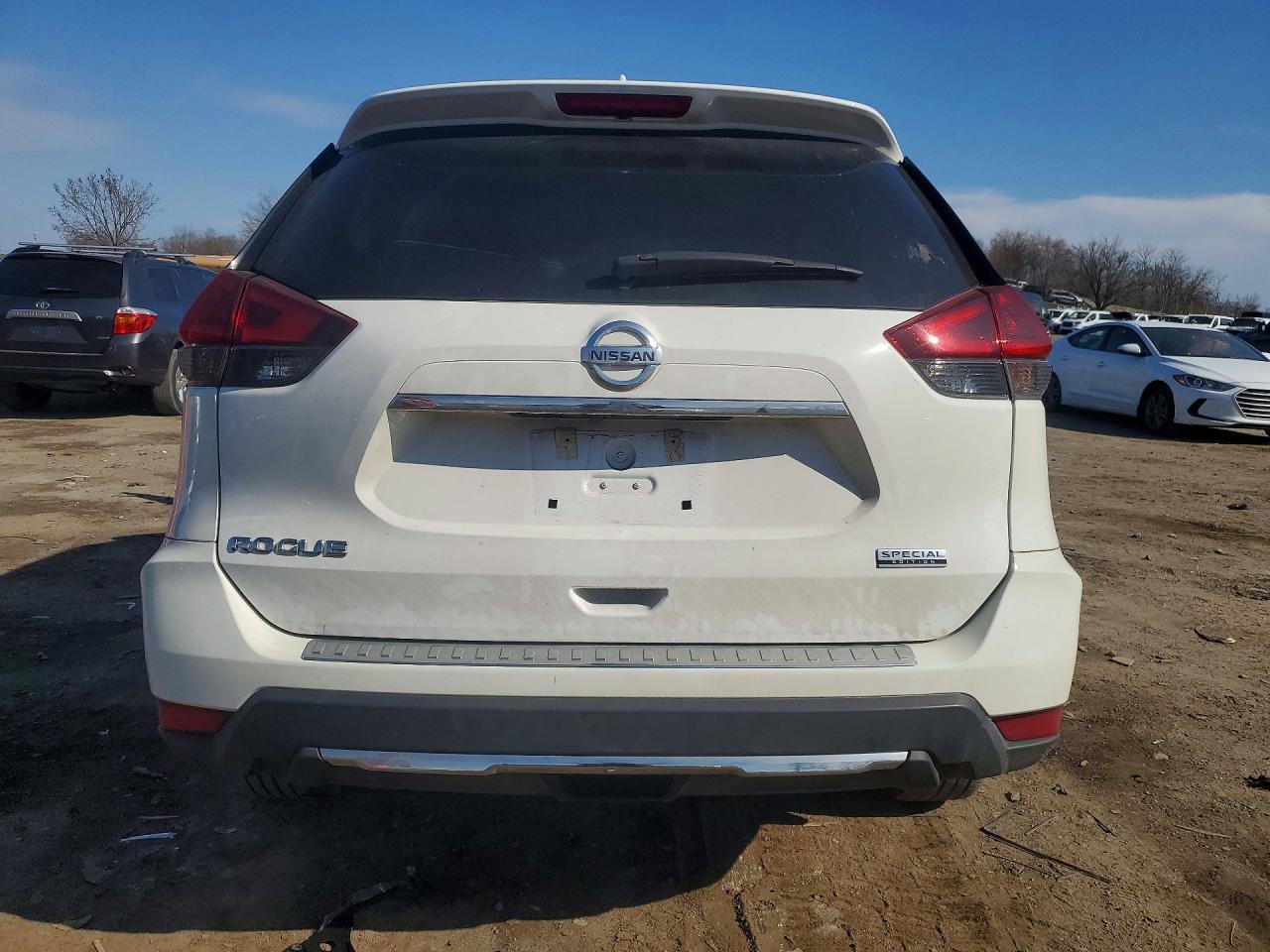 2019 Nissan Rogue S - Фото 6