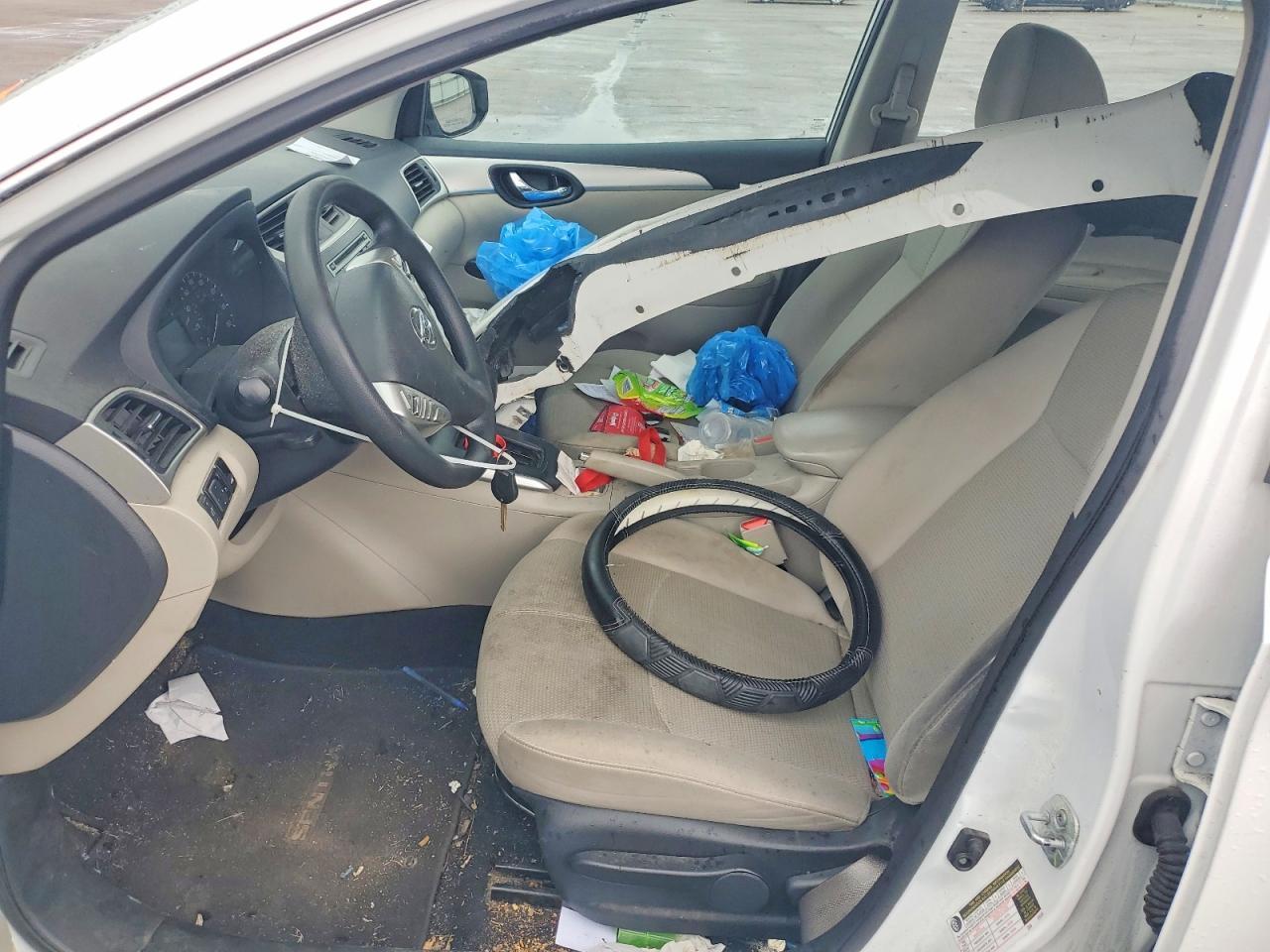 2017 Nissan Sentra S - Image 7